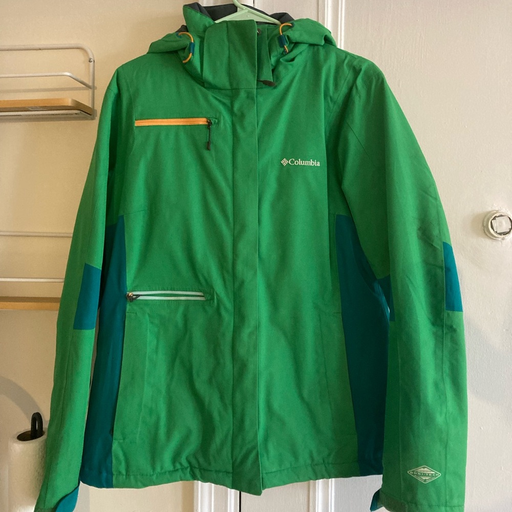 Large columbia omni tech heat wear ski coat